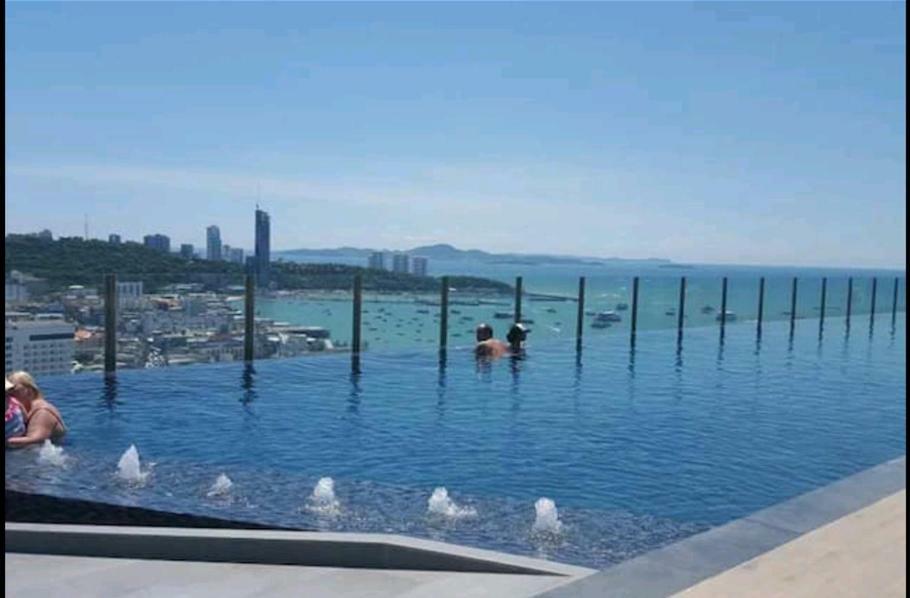 The Base Central Pattaya Esterno foto