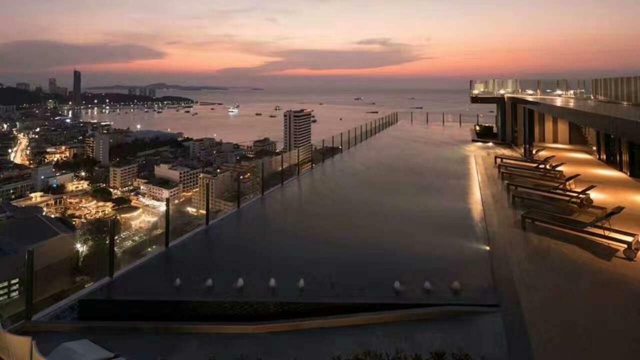 The Base Central Pattaya Esterno foto