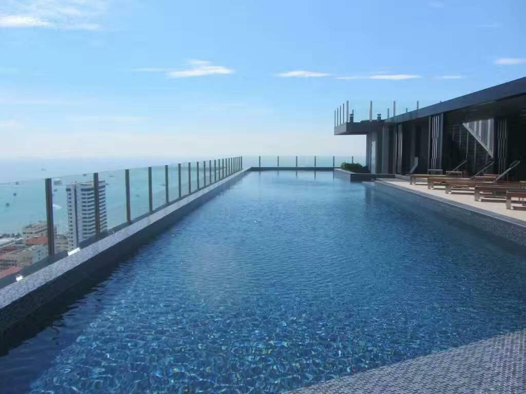 The Base Central Pattaya Esterno foto
